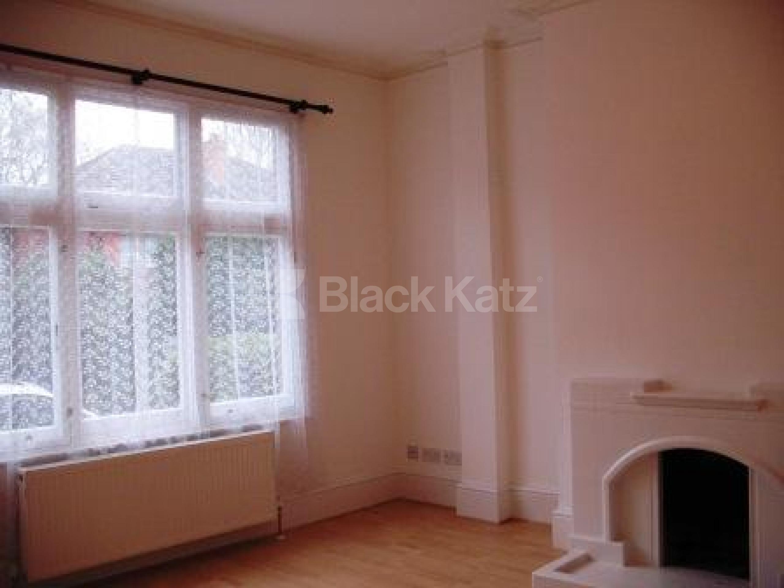 			NEW ON THE MARKET!!!, 4 Bedroom, 1 bath, 1 reception House			 Birley Road, WHETSTONE N20